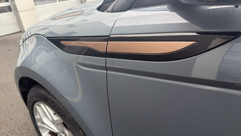 Land Rover Range Rover Evoque 2.0 D200 R-Dynamic SE 5dr Auto Diesel Hatchback